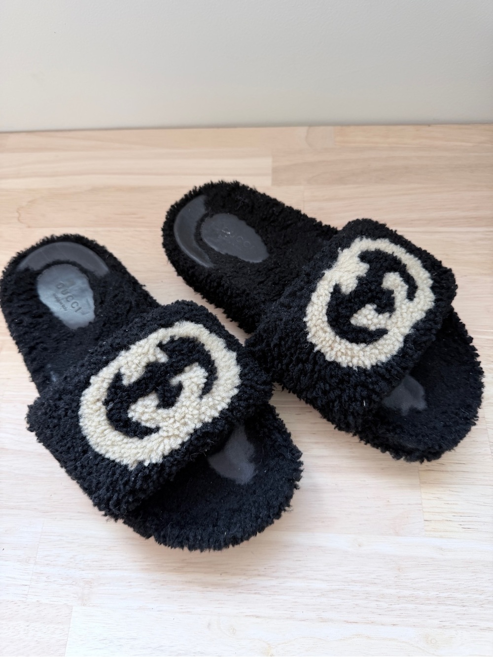 Gucci Eileen Logo Genuine Shearling Sandals Size 7 | Black Teddy Fur Designer